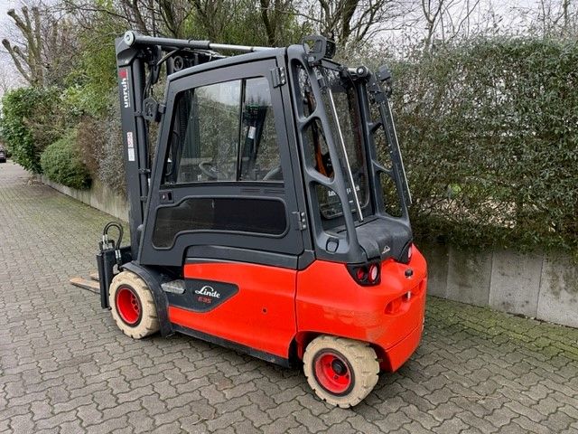 Linde-E35L-Elektro 4 Rad-Stapler-www.unruh-gabelstapler.de
