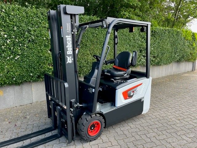 Bobcat-B18T-7 Plus-Elektro 3 Rad-Stapler-www.unruh-gabelstapler.de