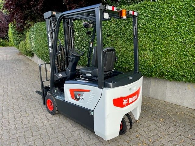 Bobcat-B18T-7 Plus-Elektro 3 Rad-Stapler-www.unruh-gabelstapler.de
