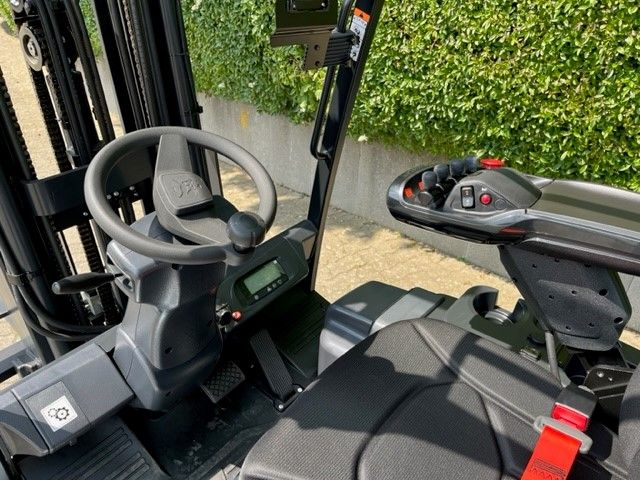 Bobcat-B20X-7 Plus-Elektro 4 Rad-Stapler-www.unruh-gabelstapler.de