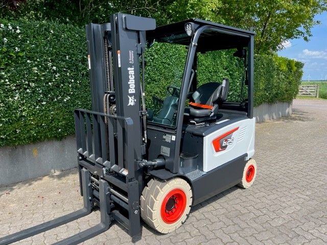 Bobcat-B25X-7 Plus-Elektro 4 Rad-Stapler-www.unruh-gabelstapler.de