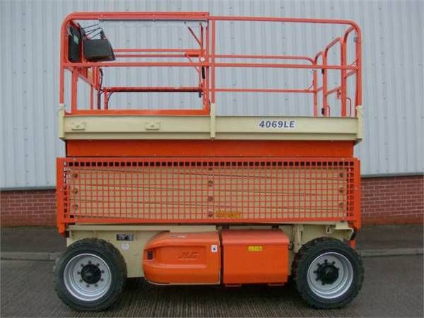 JLG-SB120EBS-Scherenarbeitsbhne-www.unruh-gabelstapler.de