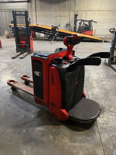 Linde T20AP Electric Pallet Truck www.volcke.com