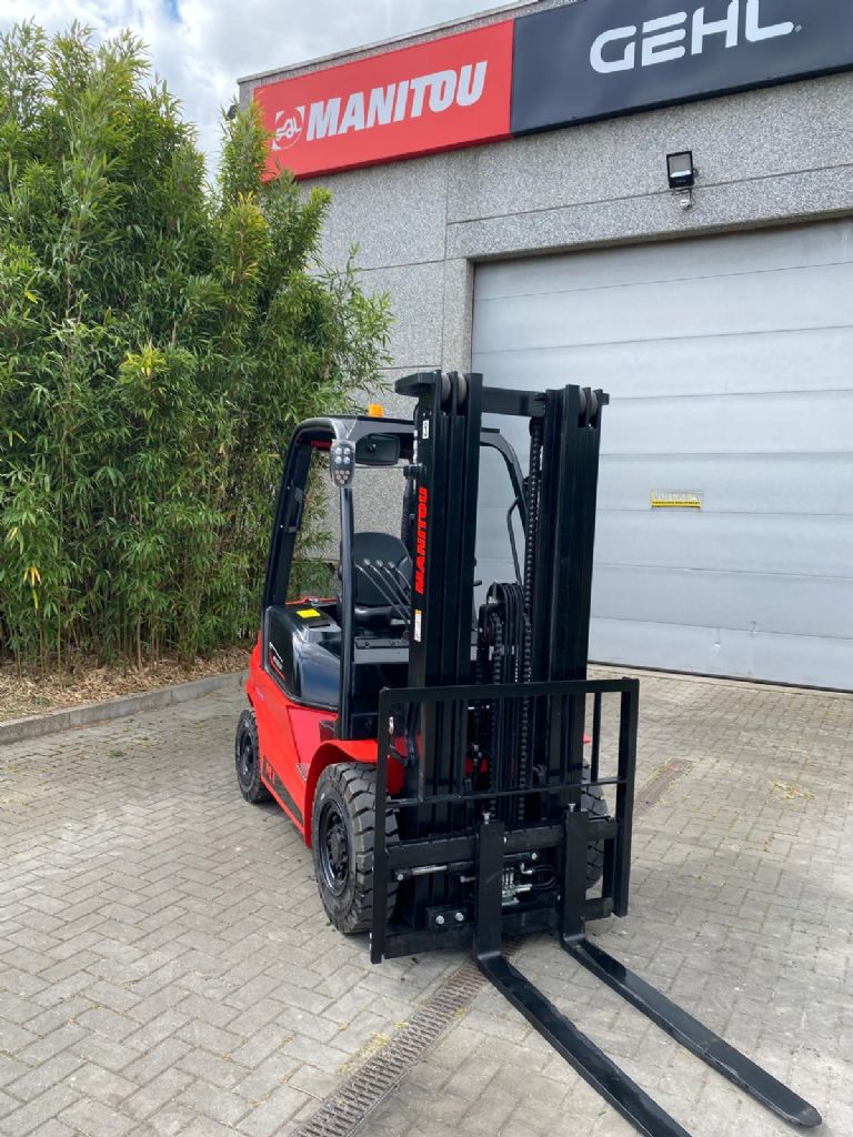 Manitou MI25D Diesel Forklift www.volcke.com