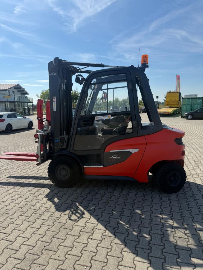 Linde H35D-01 Dieselstapler www.watzinger-gabelstapler.de Linde H35D-01 Dieselstapler www.watzinger-gabelstapler.de