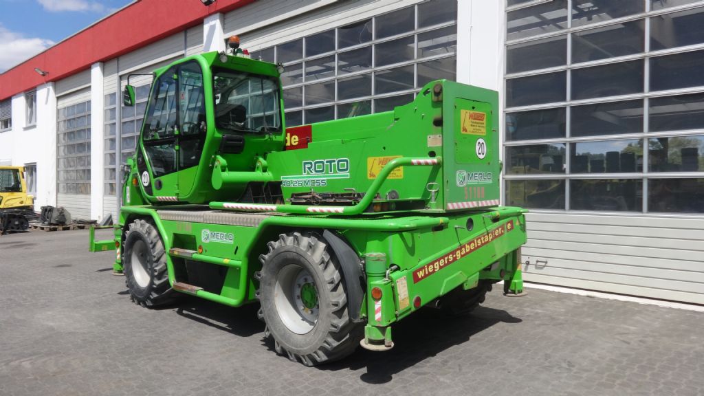 Merlo-Roto 40.26 MCSS Mietgerät - Verfügbarkeit nach Rücksprache-Teleskopstapler drehbar-www.wiegers-gabelstapler.de Merlo-Roto 40.26 MCSS Mietgerät - Verfügbarkeit nach Rücksprache-Teleskopstapler drehbar-www.wiegers-gabelstapler.de