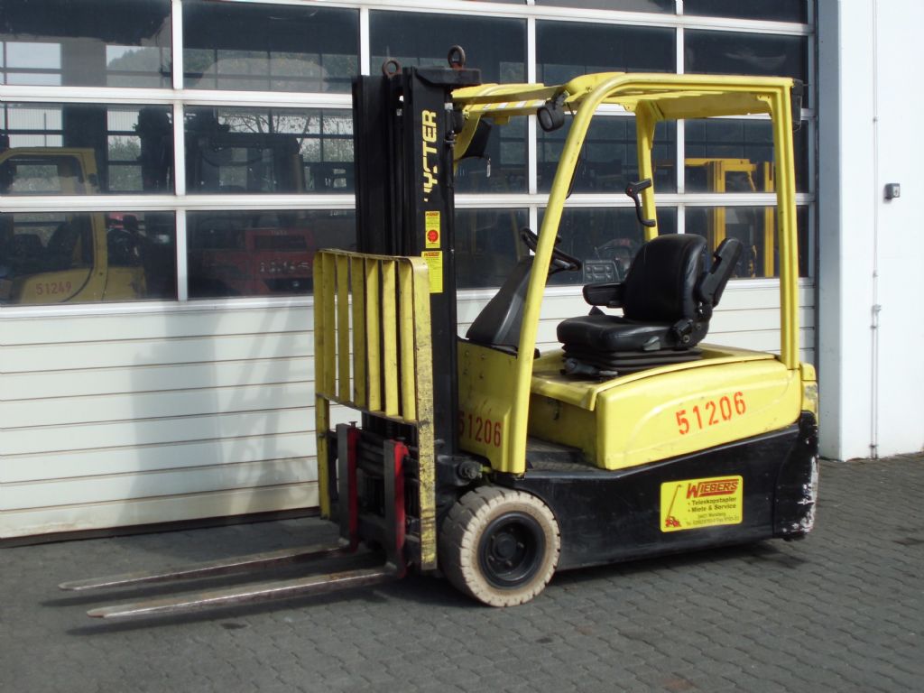 Hyster-J2.00XNT-Elektro 3 Rad-Stapler-www.wiegers-gabelstapler.de Hyster-J2.00XNT-Elektro 3 Rad-Stapler-www.wiegers-gabelstapler.de