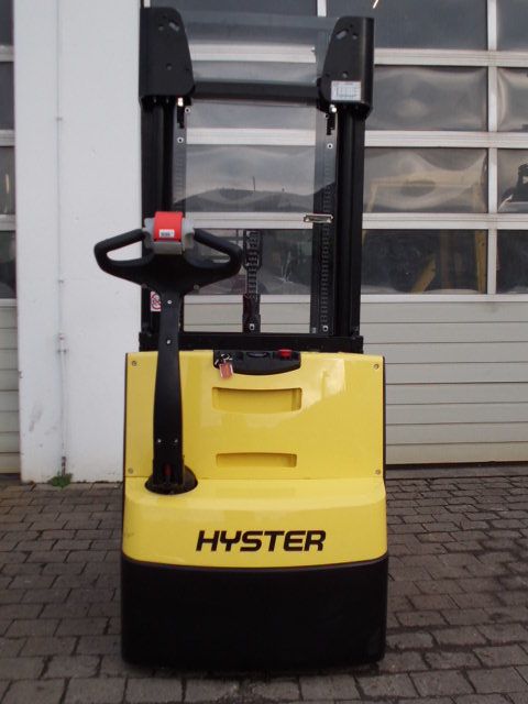 Hyster-S1.4 il AC-Deichselstapler-www.wiegers-gabelstapler.de