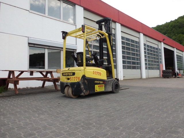 Hyster-J1.8XNT LWB-Elektro 3 Rad-Stapler-www.wiegers-gabelstapler.de Hyster-J1.8XNT LWB-Elektro 3 Rad-Stapler-www.wiegers-gabelstapler.de