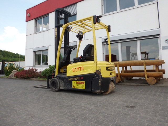 Hyster-J1.8XNT LWB-Elektro 3 Rad-Stapler-www.wiegers-gabelstapler.de Hyster-J1.8XNT LWB-Elektro 3 Rad-Stapler-www.wiegers-gabelstapler.de
