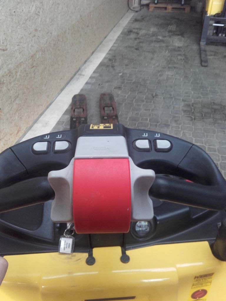 Hyster-P2.0S FBW-Fahrerstandstapler-www.wiegers-gabelstapler.de Hyster-P2.0S FBW-Fahrerstandstapler-www.wiegers-gabelstapler.de
