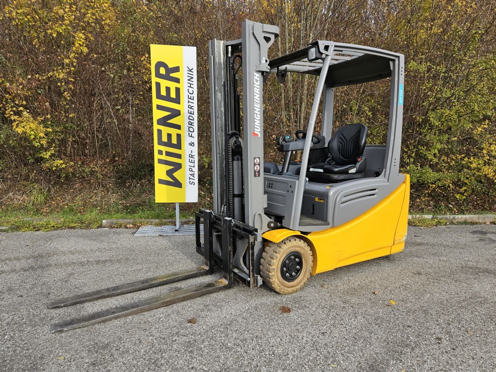 Jungheinrich EFG 216 - 310ZZ Elektro 3 Rad-Stapler www.stapler-wiener.at Jungheinrich EFG 216 - 310ZZ Elektro 3 Rad-Stapler www.stapler-wiener.at