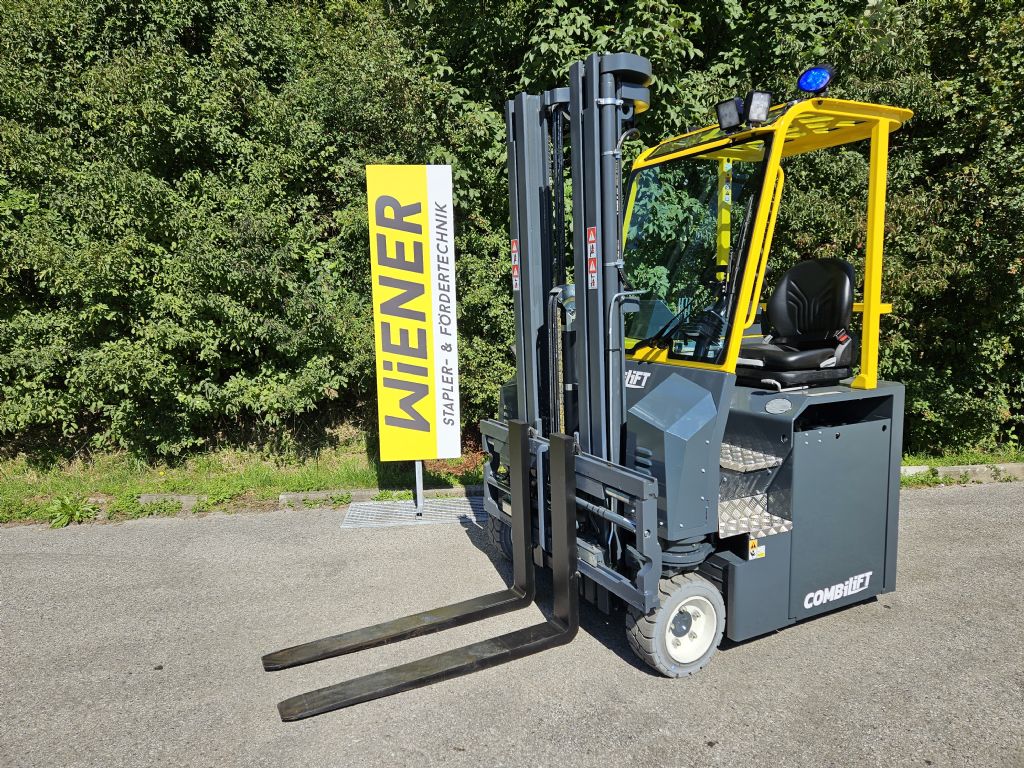 Combilift C3000CBE Vierwege Seitenstapler www.stapler-wiener.at Combilift C3000CBE Vierwege Seitenstapler www.stapler-wiener.at