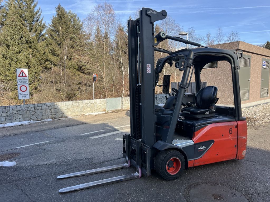 Linde E20L-02 Elektro 3 Rad-Stapler www.stapler-wiener.at