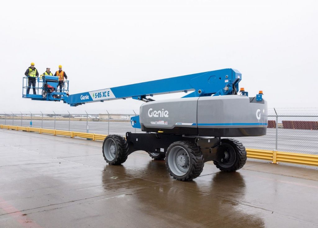 Genie S-85 XC E Teleskoparbeitsb�hne www.stapler-wiener.at