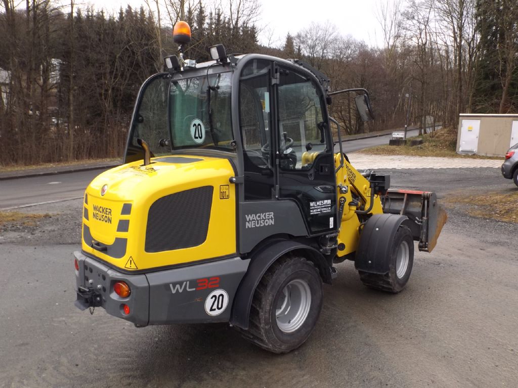 Wacker-WL 32-Radlader-www.wilmes-mietservice.de