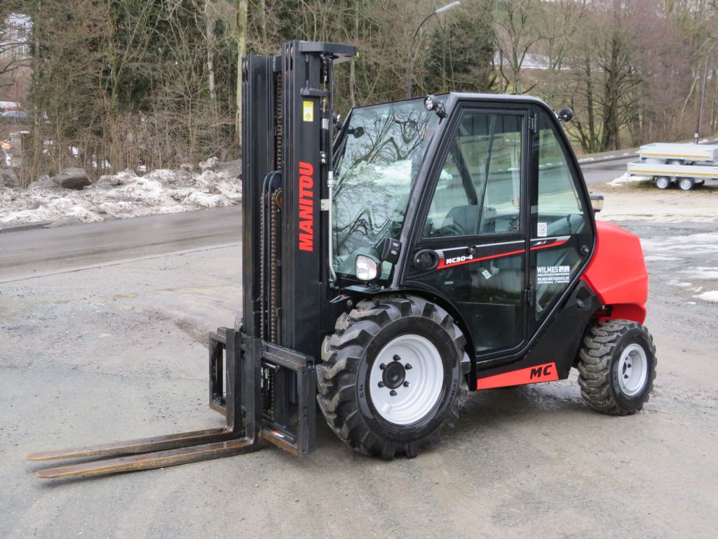 Manitou-MC 30 - 4 WD-Gelndestapler-www.wilmes-mietservice.de