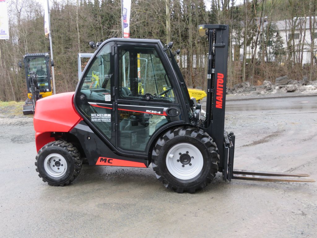 Manitou-MC 30 - 4 WD-Gelndestapler-www.wilmes-mietservice.de