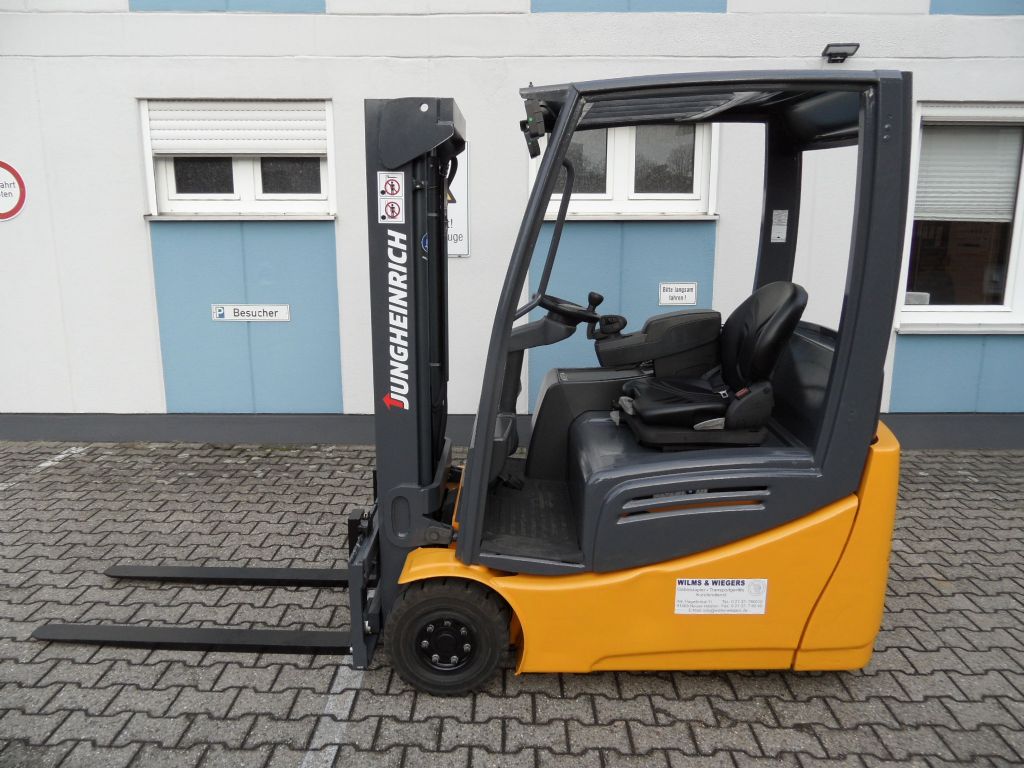Jungheinrich-EFG 216 K - Voll-Freihub-Elektro 3 Rad-Stapler-www.wilms-wiegers.de