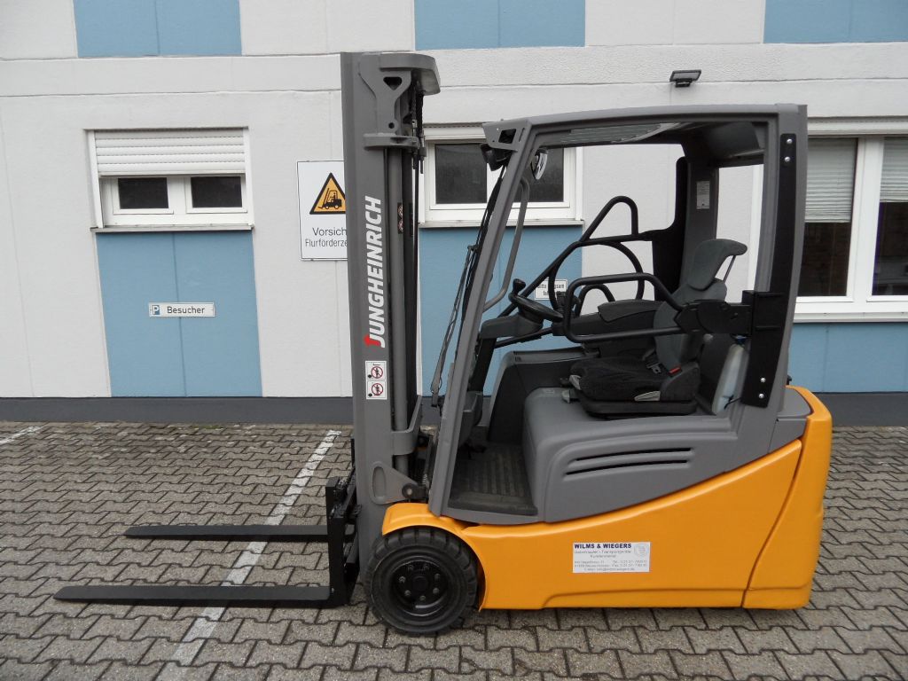 Jungheinrich-EFG 220 - Triplex - Batterie BJ 2022-Elektro 3 Rad-Stapler-www.wilms-wiegers.de