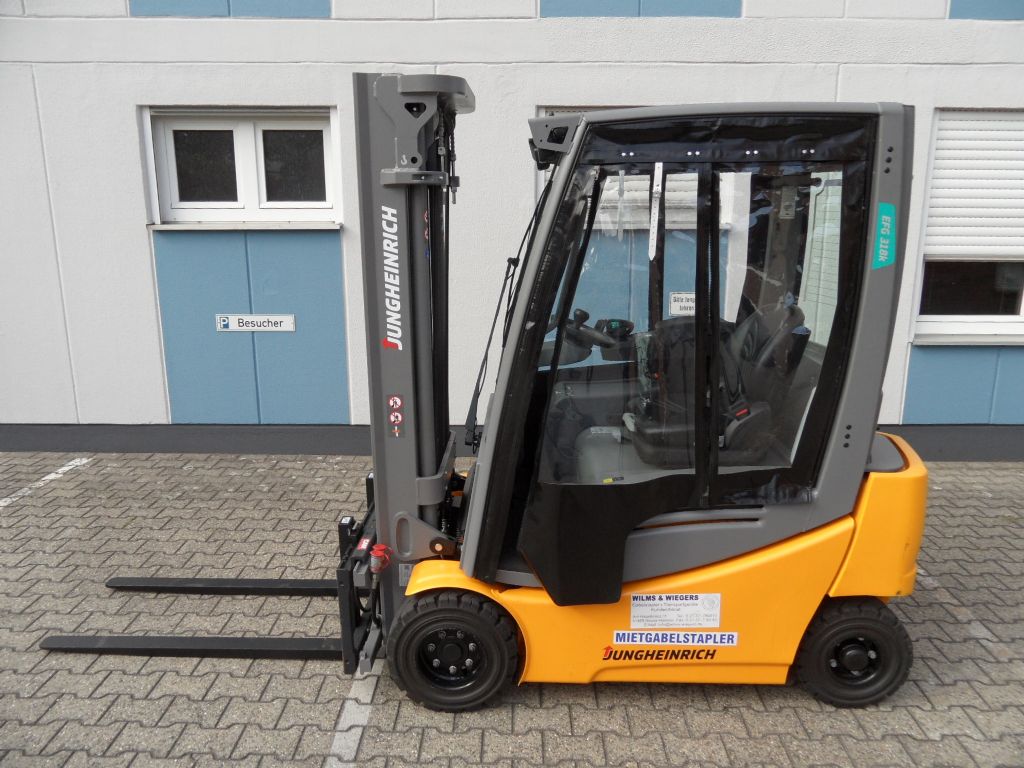 Jungheinrich-EFG 318k - Triplex - Halbkabine -Elektro 4 Rad-Stapler-www.wilms-wiegers.de