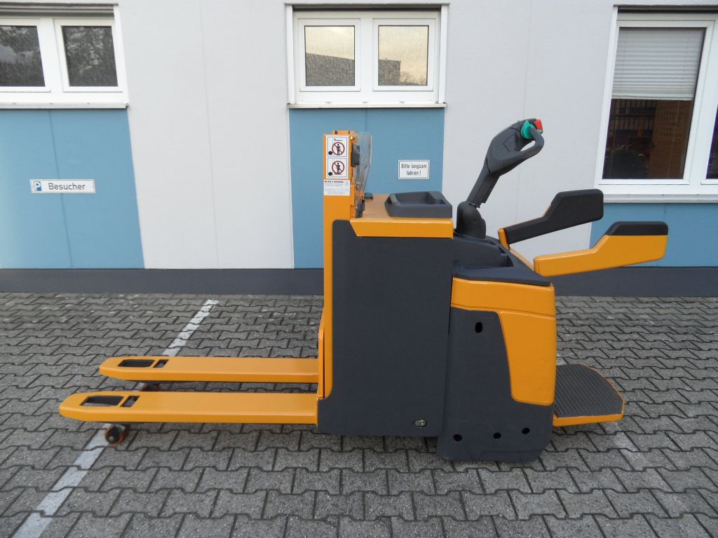 Jungheinrich-ERD 220 - Plattform - Doppelstock-Gert-Hochhubwagen-www.wilms-wiegers.de