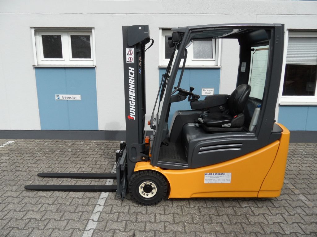 Jungheinrich-EFG 216 - TOP-Batterie - Freihub - Halbkabine-Elektro 3 Rad-Stapler-www.wilms-wiegers.de