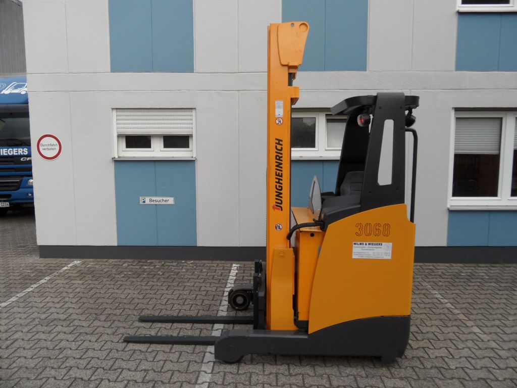 Jungheinrich-ETV 110 - 6,50 Triplex - alle Rder neu-Schubmaststapler-www.wilms-wiegers.de