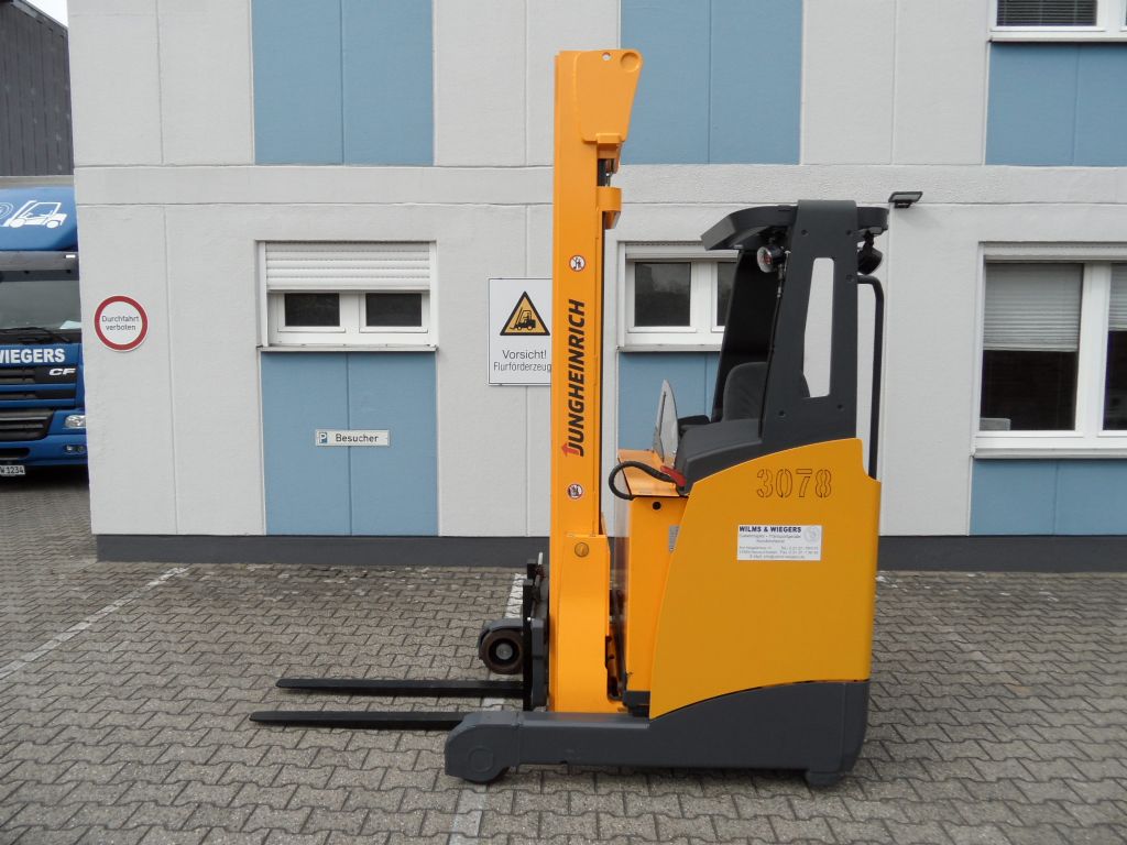 Jungheinrich-ETV 110 - Triplex - alle R�der neu-Schubmaststapler-www.wilms-wiegers.de