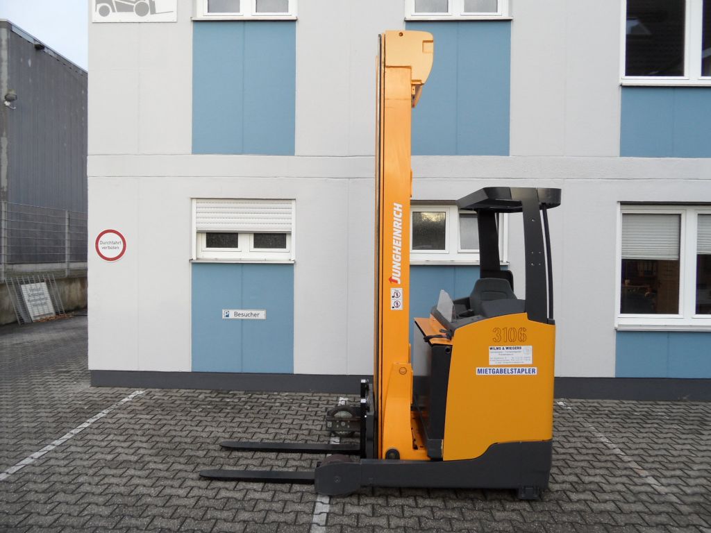 Jungheinrich-ETV 214 - Batterie BJ 2023 - 8,42 m Triplex-Schubmaststapler-www.wilms-wiegers.de