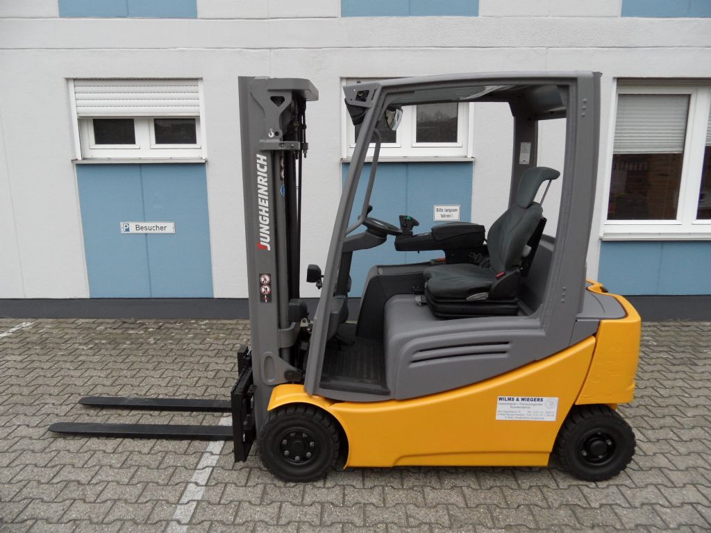 Jungheinrich-EFG 316 - Triplex - Seitenschieber-Elektro 4 Rad-Stapler-www.wilms-wiegers.de