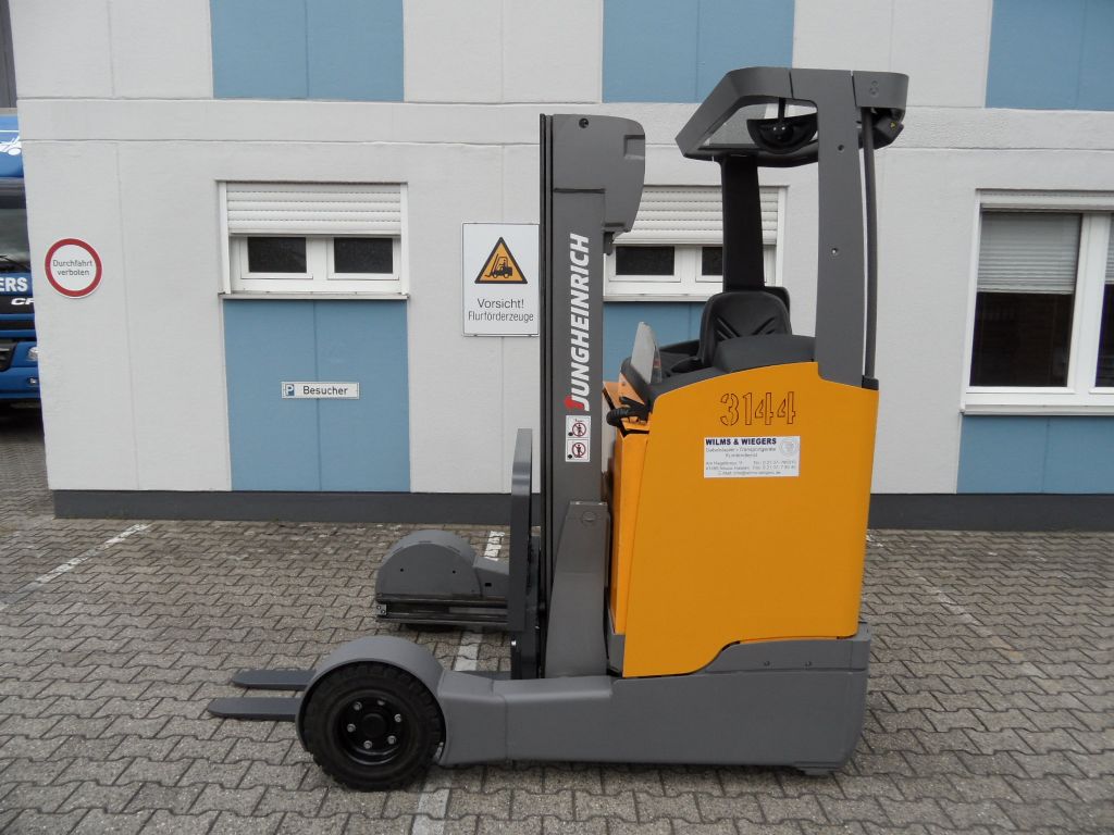 Jungheinrich-ETV C16 - SE-Reifen - Triplex-Schubmaststapler-www.wilms-wiegers.de