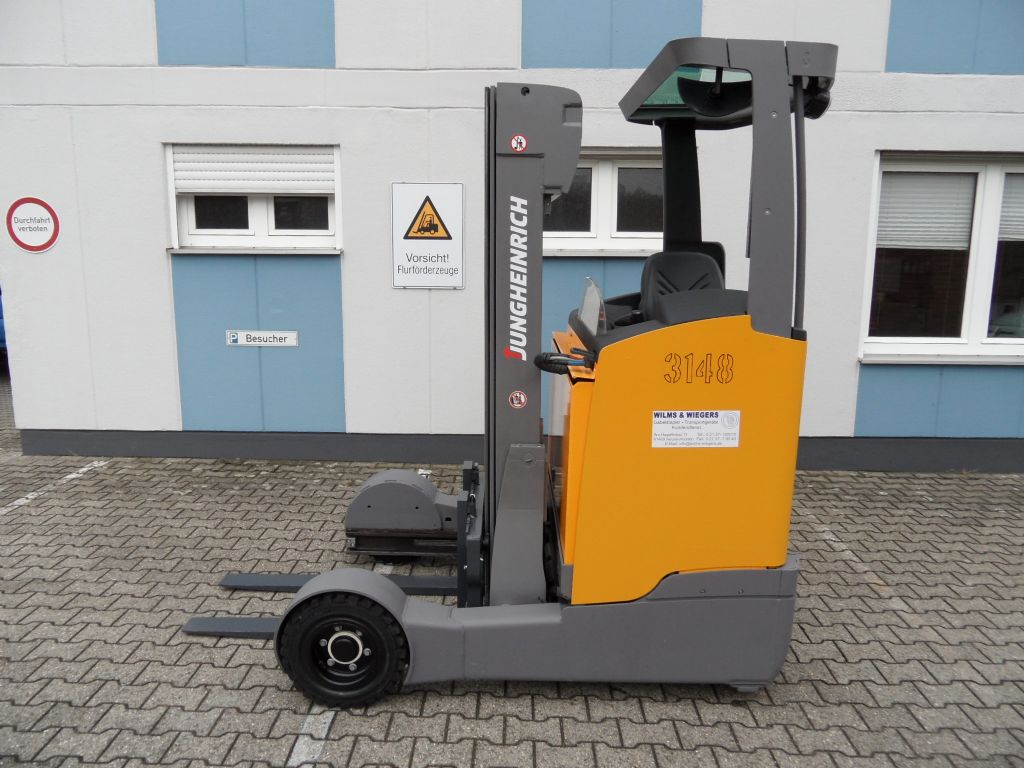 Jungheinrich-ETV C16 - SE-Reifen - Triplex-Schubmaststapler-www.wilms-wiegers.de