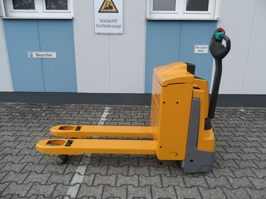 Jungheinrich-EJE 220 - TOP-Batterie - wenig Stunden-Niederhubwagen-www.wilms-wiegers.de