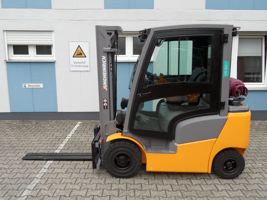 Jungheinrich-TFG 316 - Triplex- Kabine - aufgearbeitet-Treibgasstapler-www.wilms-wiegers.de