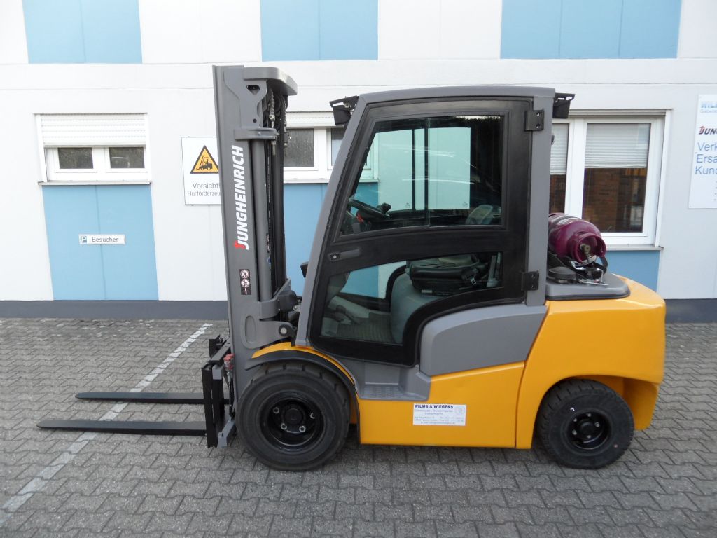 Jungheinrich-TFG 430 - Triplex - Kabine mit Heizung-Treibgasstapler-www.wilms-wiegers.de