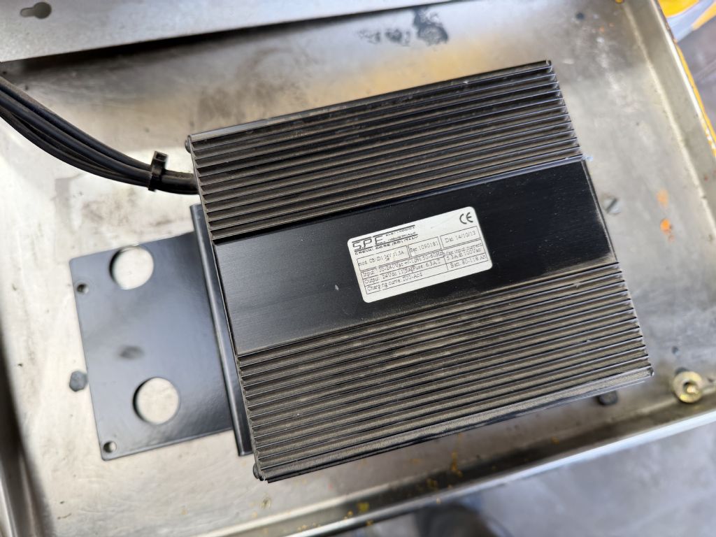 *Sonstige SPE 24V 11,5A Einbau ladeger�t  Charger www.wtrading.nl