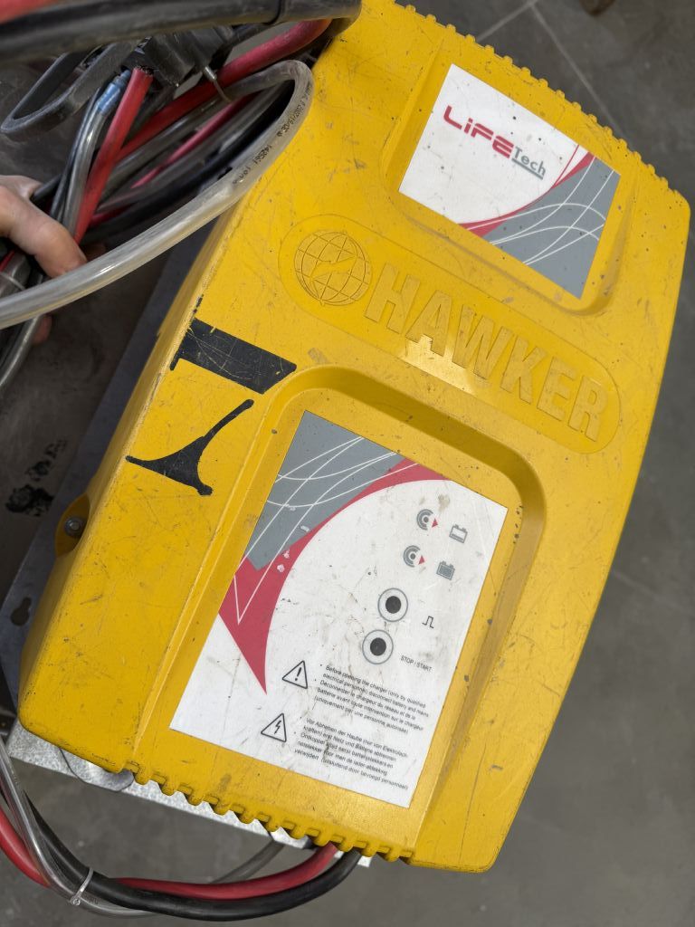 Hawker 24V 100 HF EUW Charger www.wtrading.nl