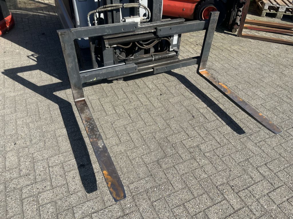 Meyer 6-0125G-EU FEM2B Forkpositioner Fork positioners www.wtrading.nl