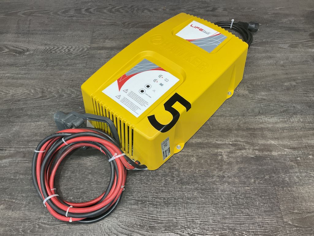Hawker 24V/70A Charger www.wtrading.nl