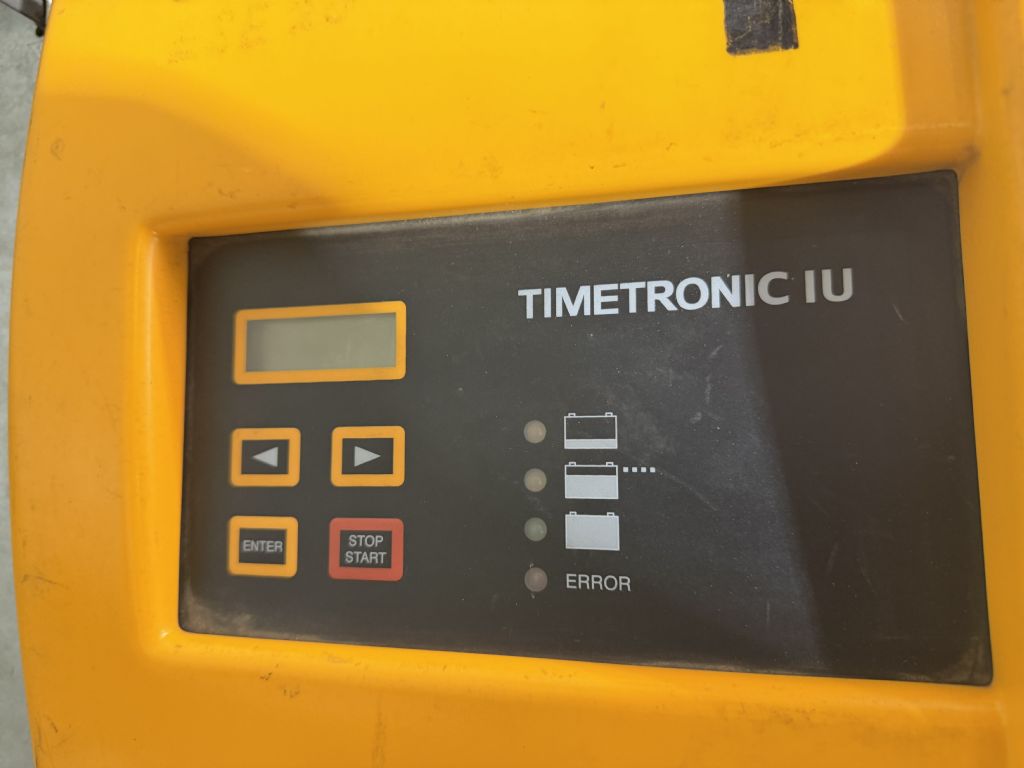 Jungheinrich Timetronic IU 24V 50A 230V Charger www.wtrading.nl