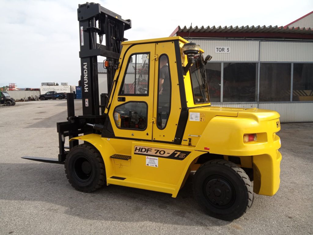 Hyundai-HDF70-7-Dieselstapler-www.zeiss-forkliftcenter.at