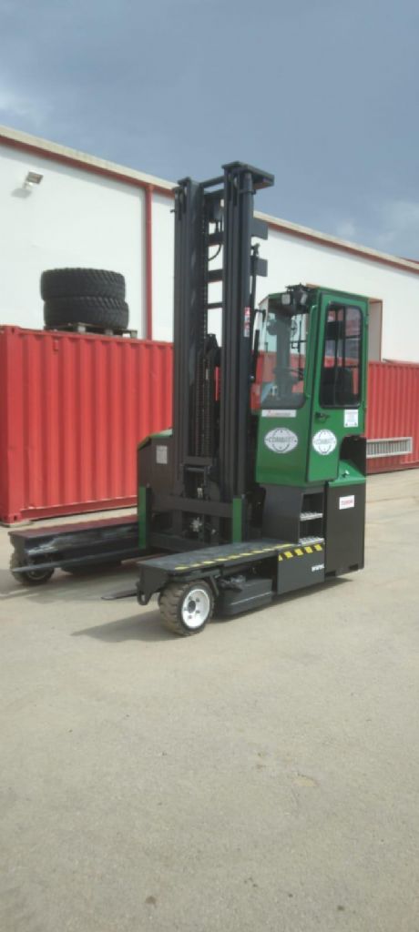 Combilift-C4000E-Vierwege Seitenstapler www.zeiss-forkliftcenter.at