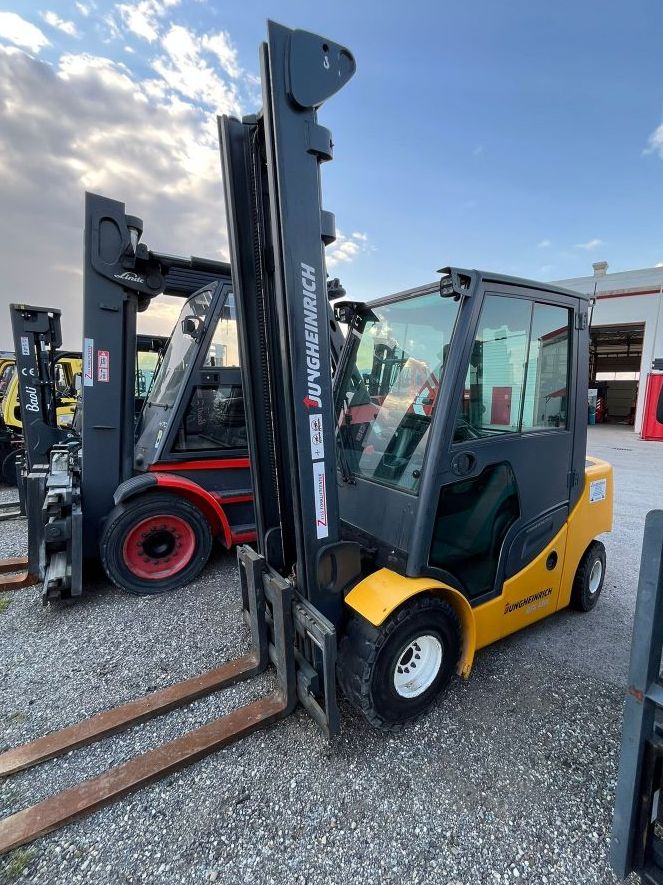 Jungheinrich-DFG430s-Dieselstapler www.zeiss-forkliftcenter.at