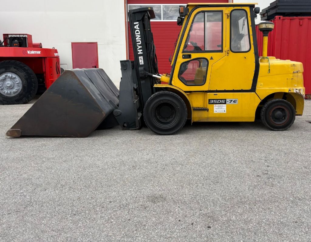 Hyundai-45DS-7E-Dieselstapler www.zeiss-forkliftcenter.at
