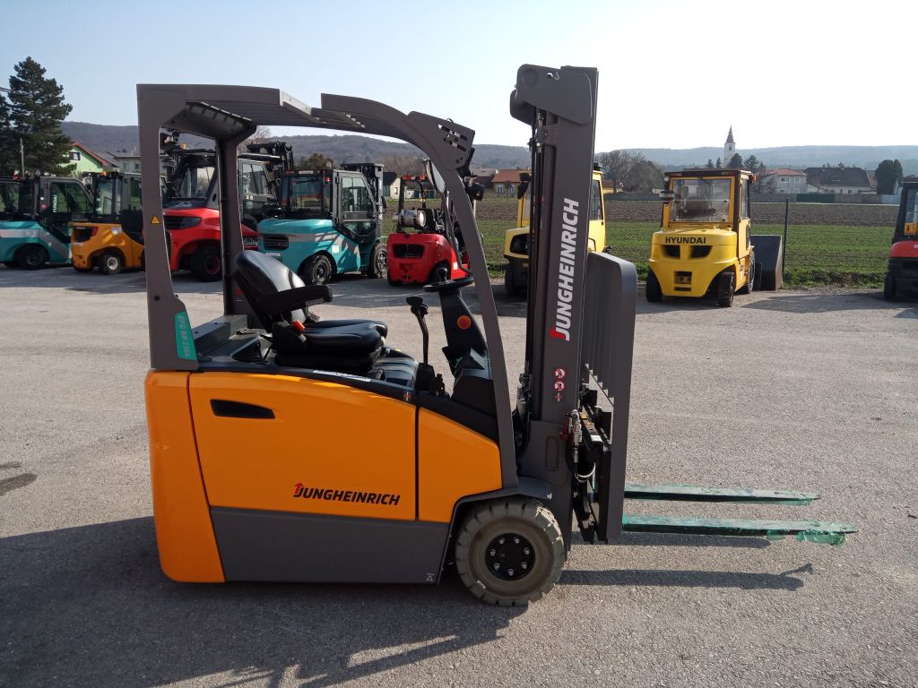 Jungheinrich-EFG BB 216k-Elektro 3 Rad-Stapler-www.zeiss-forkliftcenter.at