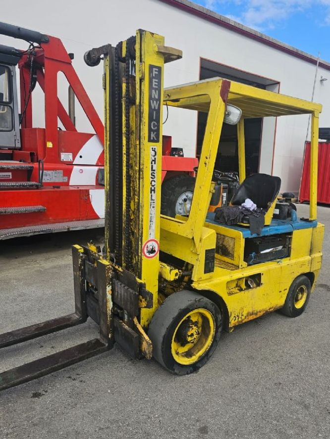 Fenwick-D4AP 305C 85SD-Dieselstapler www.zeiss-forkliftcenter.at